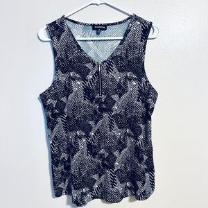 B&W Dressy Tank. Med. NWOT.